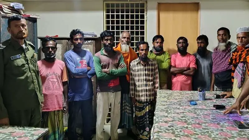 ডাকাতের কবল থেকে অপহৃত ১০ জেলে উদ্ধার ডাকাতের কবল থেকে অপহৃত ১০ জেলে উদ্ধার