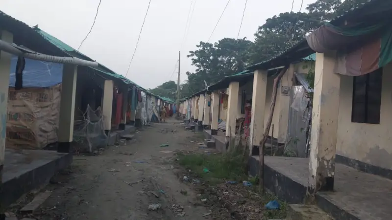 আশ্রায়ন প্রকল্পের ঘর বিক্রি হচ্ছে মোটা অংকের টাকায় আশ্রায়ন প্রকল্পের ঘর বিক্রি হচ্ছে মোটা অংকের টাকায়