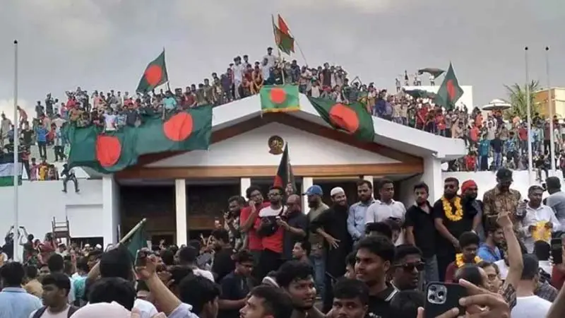 গণঅভ্যুত্থানে শহিদ ও আহতদের প্রাথমিক তালিকা প্রকাশ গণঅভ্যুত্থানে শহিদ ও আহতদের প্রাথমিক তালিকা প্রকাশ