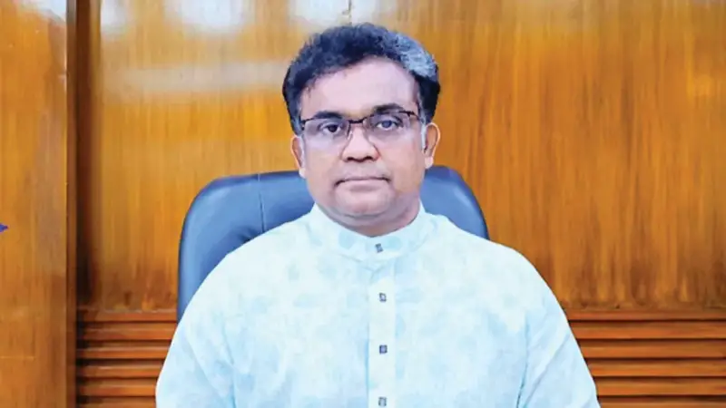 তারেক রহমানকে শিশু মুক্তিযোদ্ধা আখ্যা- জাবি উপাচার্যের মন্তব্য ঘিরে সমালোচনার ঝড় তারেক রহমানকে শিশু মুক্তিযোদ্ধা আখ্যা- জাবি উপাচার্যের মন্তব্য ঘিরে সমালোচনার ঝড়