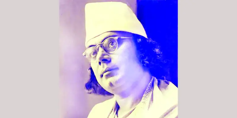 ‘তোমাদের পানে চাহিয়া  বন্ধু আর আমি  জাগিব না...’