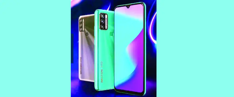 মোবাইল ফোনের সার্কিট  বোর্ড তৈরি করছে ওয়ালটন