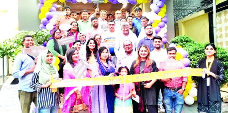 উত্তরায় লা রিভের ফ্ল্যাগশিপ উত্তরায় লা রিভের ফ্ল্যাগশিপ