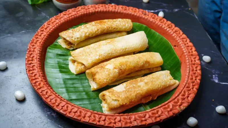 পিঠার মেলায় শীতের পাটিসাপটা! পিঠার মেলায় শীতের পাটিসাপটা!