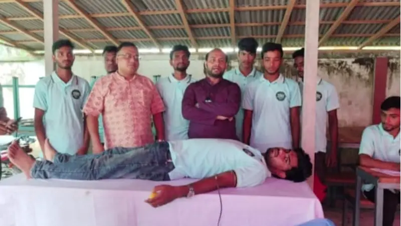 ছাত্র-জনতার তাজা রক্তের বিনিময়ে স্বাধীনতা অর্জিত হয়েছে: এনসিপি সোহাগ ছাত্র-জনতার তাজা রক্তের বিনিময়ে স্বাধীনতা অর্জিত হয়েছে: এনসিপি সোহাগ