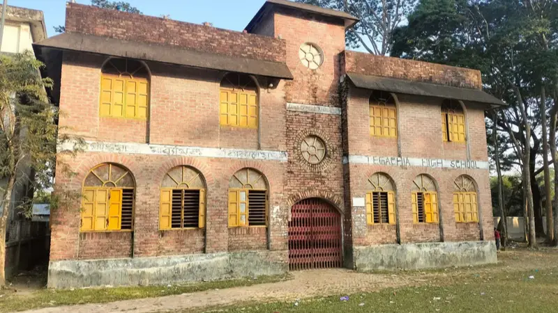 কারণ নিয়ে উদ্বিগ্ন অভিভাবক? কারণ নিয়ে উদ্বিগ্ন অভিভাবক?
