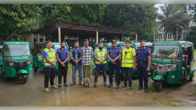 মৌলভীবাজার সদর থানায় চোরাই যাওয়া ৬টি সিএনজি অটোরিকশা উদ্ধার, একজন আটক 