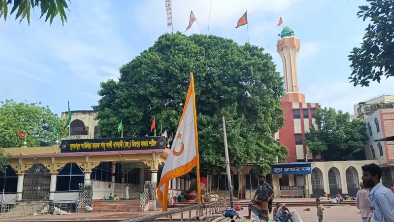 ইতিহাসের হাজার বছরের সাক্ষী শাহ্ আলী মাজার শরীফ
