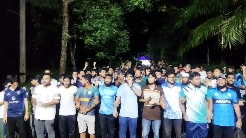 ‘তুমি কে? আমি কে? রাজাকার! রাজাকার!’–ইবিতে প্রতীকী প্রতিবাদ মিছিল ‘তুমি কে? আমি কে? রাজাকার! রাজাকার!’–ইবিতে প্রতীকী প্রতিবাদ মিছিল