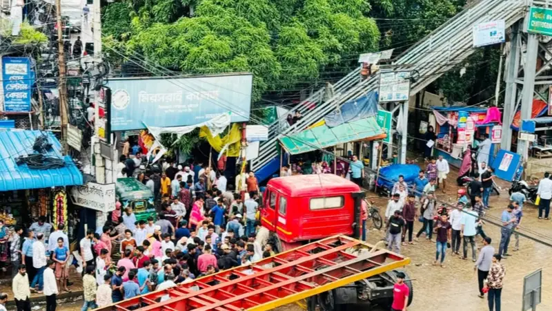 মীরসরাইয়ে লরির ধাক্কায় অটোরিকশা থেকে ছিটকে পড়ে শিশুর মৃত্যু মীরসরাইয়ে লরির ধাক্কায় অটোরিকশা থেকে ছিটকে পড়ে শিশুর মৃত্যু