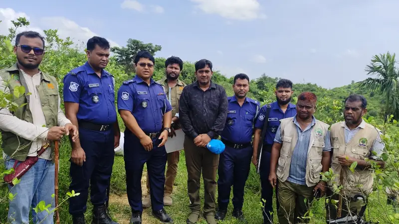 প্রভাবশালীদের দখলে থাকা লাউয়াছড়া বনের ৩ একর জায়গা উদ্ধার প্রভাবশালীদের দখলে থাকা লাউয়াছড়া বনের ৩ একর জায়গা উদ্ধার