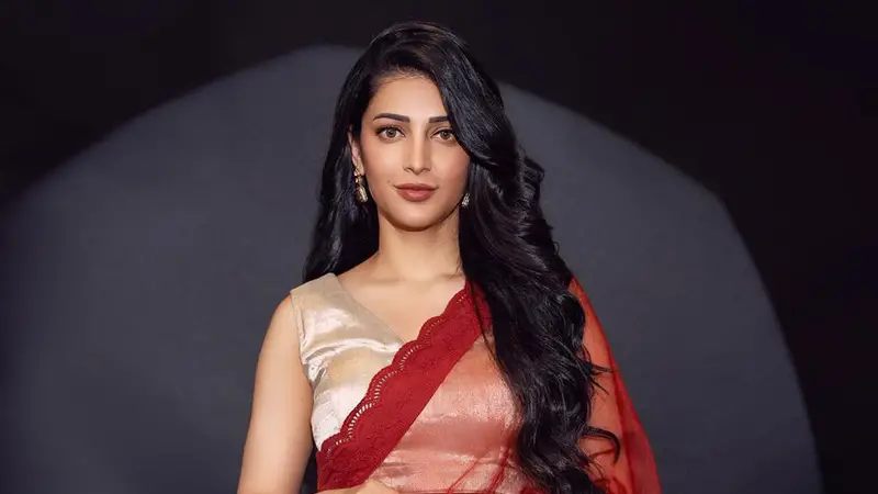 শ্রুতির সম্পর্ক ভাঙল, কিন্তু মা হওয়ার ইচ্ছা প্রকাশ!