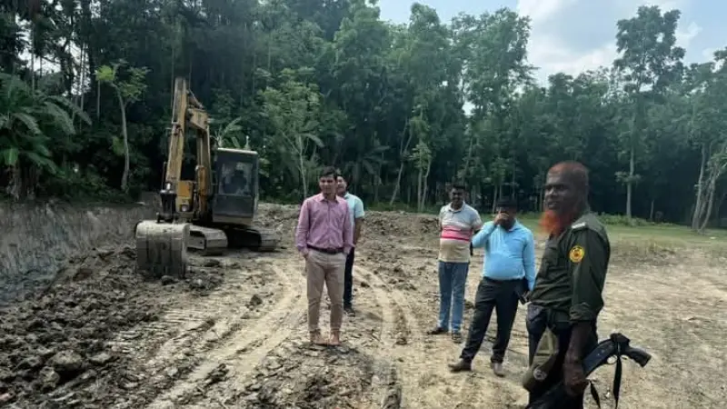 ফরিদপুরে মাটি ব্যবসায়ীকে লাখ টাকা জরিমানা ফরিদপুরে মাটি ব্যবসায়ীকে লাখ টাকা জরিমানা