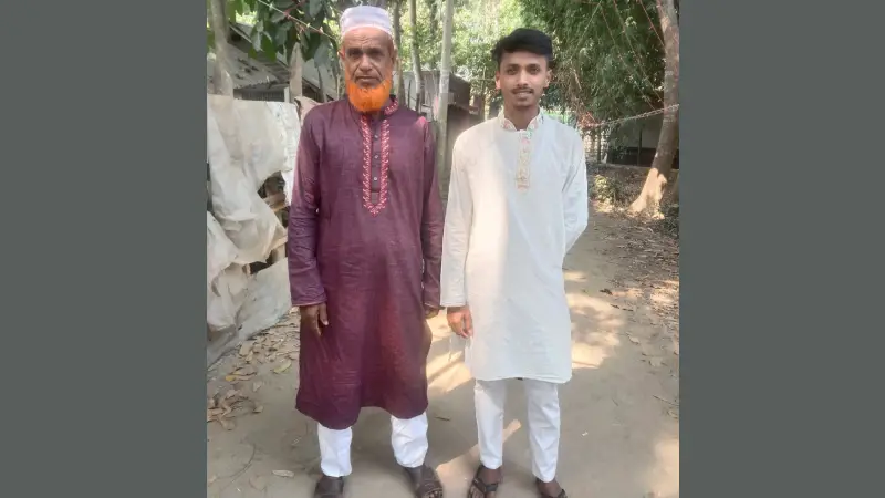 বাবার কাঁধেই ছিল শৈশবের আকাশ, স্বপ্নের শুরু! বাবার কাঁধেই ছিল শৈশবের আকাশ, স্বপ্নের শুরু!