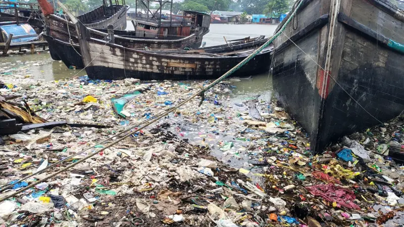 সমুদ্রগামী জেলেদের জীবননির্ভর নদী খাপড়াভাঙ্গা ভরাট-দখল ও দূষণে ঝুঁকির মুখে সমুদ্রগামী জেলেদের জীবননির্ভর নদী খাপড়াভাঙ্গা ভরাট-দখল ও দূষণে ঝুঁকির মুখে