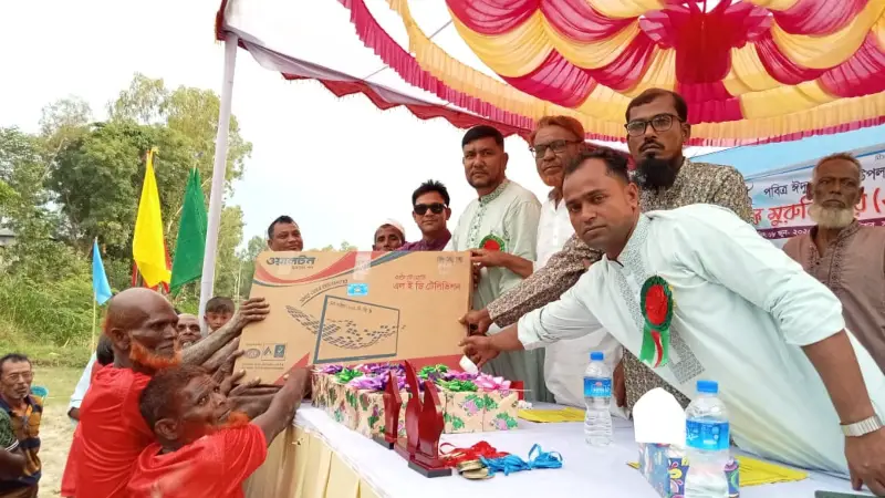 বয়স কেবল সংখ্যা: ৬০+ খেলোয়াড়দের হাডুডুতে মাতামাতি বয়স কেবল সংখ্যা: ৬০+ খেলোয়াড়দের হাডুডুতে মাতামাতি