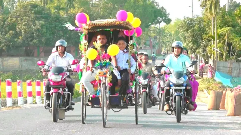 তোমাদের আশীর্বাদের, এই শতদল মাথায় রাখি