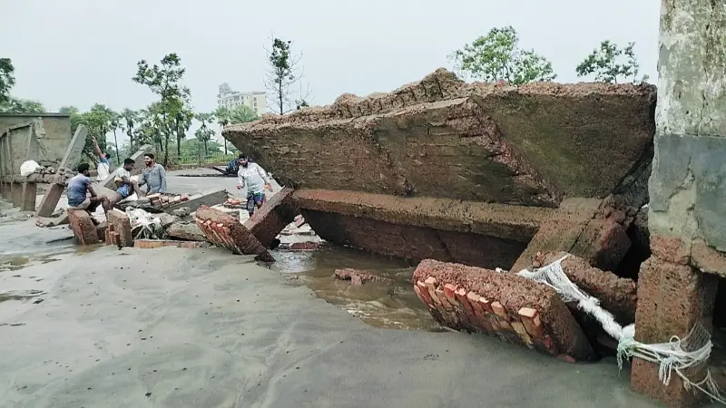 কুয়াকাটা জাতীয় উদ্যান নিশ্চিহ্নের আশঙ্কা, লন্ডভন্ড ঝাউ বাগান কুয়াকাটা জাতীয় উদ্যান নিশ্চিহ্নের আশঙ্কা, লন্ডভন্ড ঝাউ বাগান