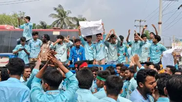 ছয় দফা দাবিতে পলিটেকনিক শিক্ষার্থীদের সেতু অবরোধ