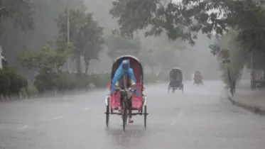 রিমঝিম বৃষ্টিমুখর স্নিগ্ধ সকালের শুরু, সারাদিনের কাজ সামলাবেন কীভাবে?