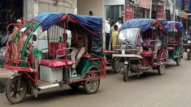 কুয়াকাটায় অটোচালকদের দৌরাত্ম্যে নিরাপত্তাহীনতায় পর্যটকরা