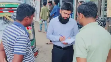 ফুলবাড়িয়ায় অতিরিক্ত ভাড়া ঠেকাতে মাঠে ইউএনও মো. আরিফুল ইসলাম