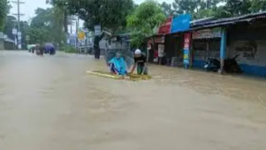 ফেনীতে বন্যা পরিস্থিতির উন্নতি, সেনাবাহিনী দিয়ে বাঁধ নির্মাণের দাবি
