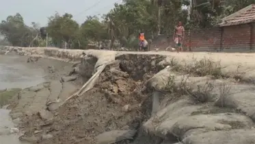 অবৈধ বাল্কহেড ও ইছামতির ভাঙন