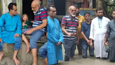 ইন্দুরকানীতে বিএনপি নেতাদের বেরিবাঁধ ভাঙন কবলিত এলাকা পরিদর্শন
