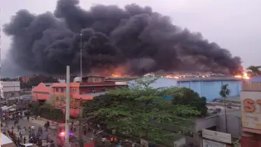 গাজীপুরে অ্যালুমিনিয়াম কারখানায় ভয়াবহ অগ্নিকাণ্ড