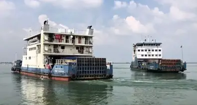পদ্মা উত্তাল, বন্ধ দৌলতদিয়া-পাটুরিয়া নৌরুটে সব ধরনের নৌযান চলাচল