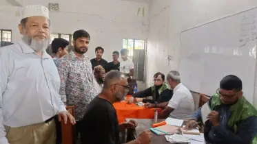 ফুলবাড়ীয়ায় ফ্রি চক্ষু শিবির অনুষ্ঠিত