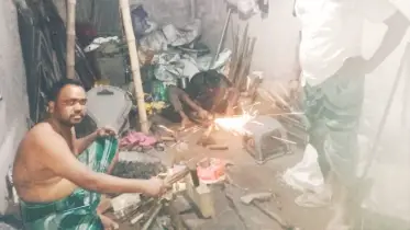 কোরবানির আগেই জমজমাট কামারপাড়া