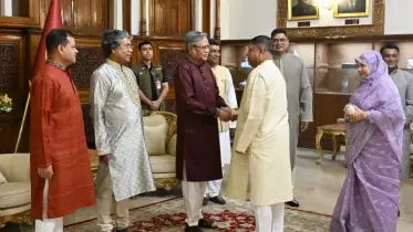রাষ্ট্রপতির সাথে সেনাপ্রধানের সস্ত্রীক ঈদ শুভেচ্ছা বিনিময়