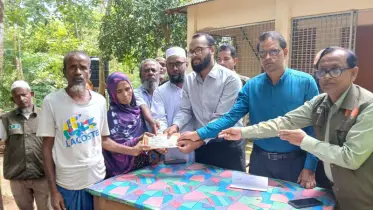 গারো পাহাড়ে হাতির আক্রমণ, পরিবার পেল ক্ষতিপূরণ