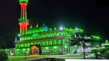 কিশোরগঞ্জের পাগলা মসজিদে কেন ছুটে আসেন হাজারো মানুষ?