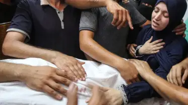 পরিকল্পিতভাবে ফিলিস্তিনি চিকিৎসকদের হত্যা করছে ইসরায়েল!