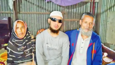 অর্থাভাবে উন্নত চিকিৎসা হচ্ছে না ছাত্র আন্দোলনে দৃষ্টিশক্তি হারানো আজিজুলের