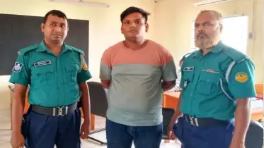 রাজশাহী কলেজে বহিরাগত যুবকের অনুপ্রবেশ, যুবক আটক