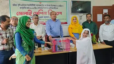 বাগেরহাটে প্রশিক্ষণ শেষে ২০ নারী পেলেন সেলাই মেশিন