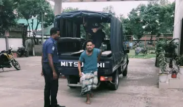 শাজাহানপুরে চাঁদা নিতে গিয়ে জনতার হাতে আটক পুলিশ সদস্য