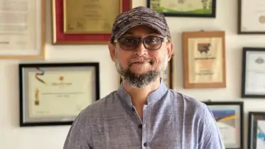 ব্যস্ততায় কবিতা লেখা মিস করছেন উপদেষ্টা ফারুকী!