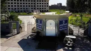 নোবিপ্রবিতে ছাত্রী হলের কক্ষে ঢুকে পুরুষ কর্মচারীর তল্লাশি, প্রতিবাদে বিক্ষোভ