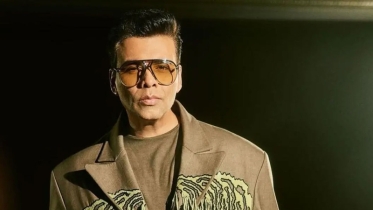 করণ জোহরের অজানা হোয়াটসঅ্যাপ গ্রুপের রহস্য: দেশ ছাড়ার ভয়!