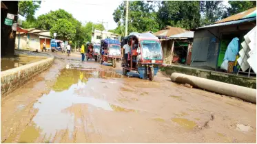 রাস্তার বেহাল দশা, জনদুর্ভোগ চরমে