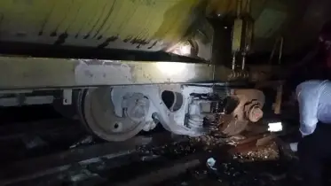 জয়পুরহাটে তেলবাহী ট্রেন লাইনচ্যুত, ৭ ঘণ্টা পর চলাচল স্বাভাবিক