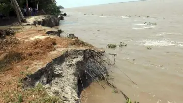 গাইবান্ধায় ভাঙন আতঙ্কে ব্রহ্মপুত্র পাড়ের বাসিন্দারা