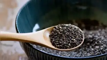 সকালে না রাতে, কখন খাবেন চিয়া সিডস?