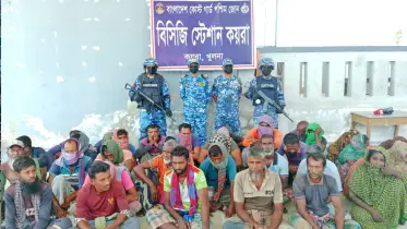 কোস্ট গার্ড আসতেই গুলি ছুড়ে পালাল ডাকাত দল! বেঁচে ফিরল ৩৩ জেলে