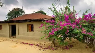 গ্রামীণ সৌন্দর্যের স্মৃতিচিহ্ন মাটির ঘর, শেরপুরে আজ বিলুপ্তপ্রায়
